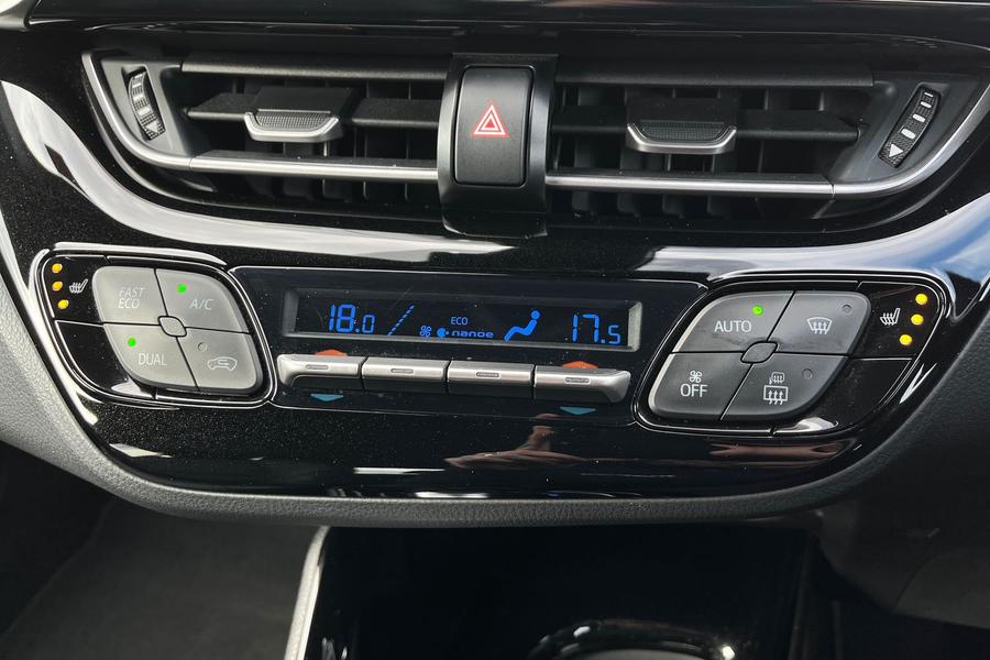 Toyota C-HR Photo autoimg-f8ff9c128919d8b84c264245e83c82599b41f6ee.jpg