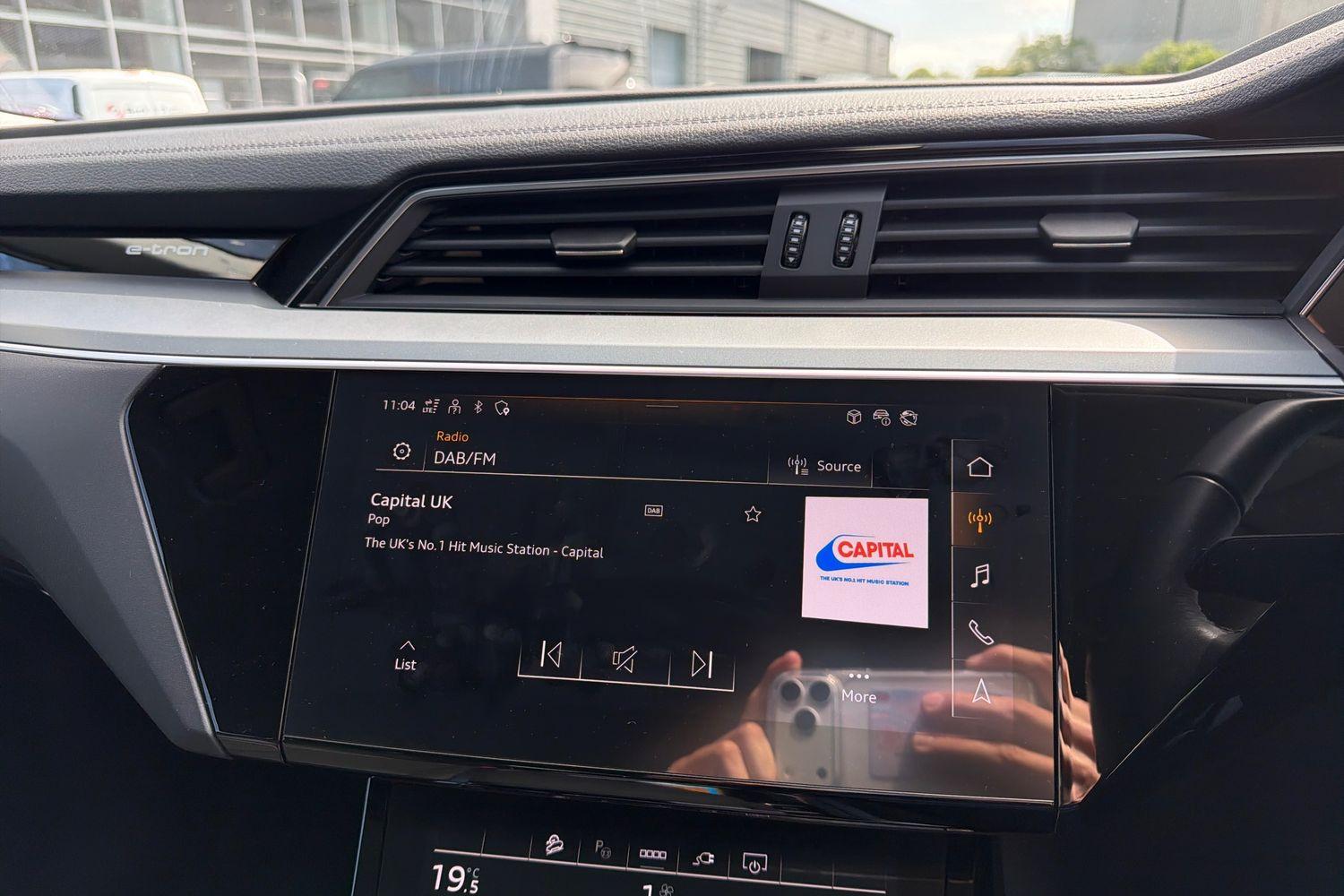 Audi E-TRON Photo 26