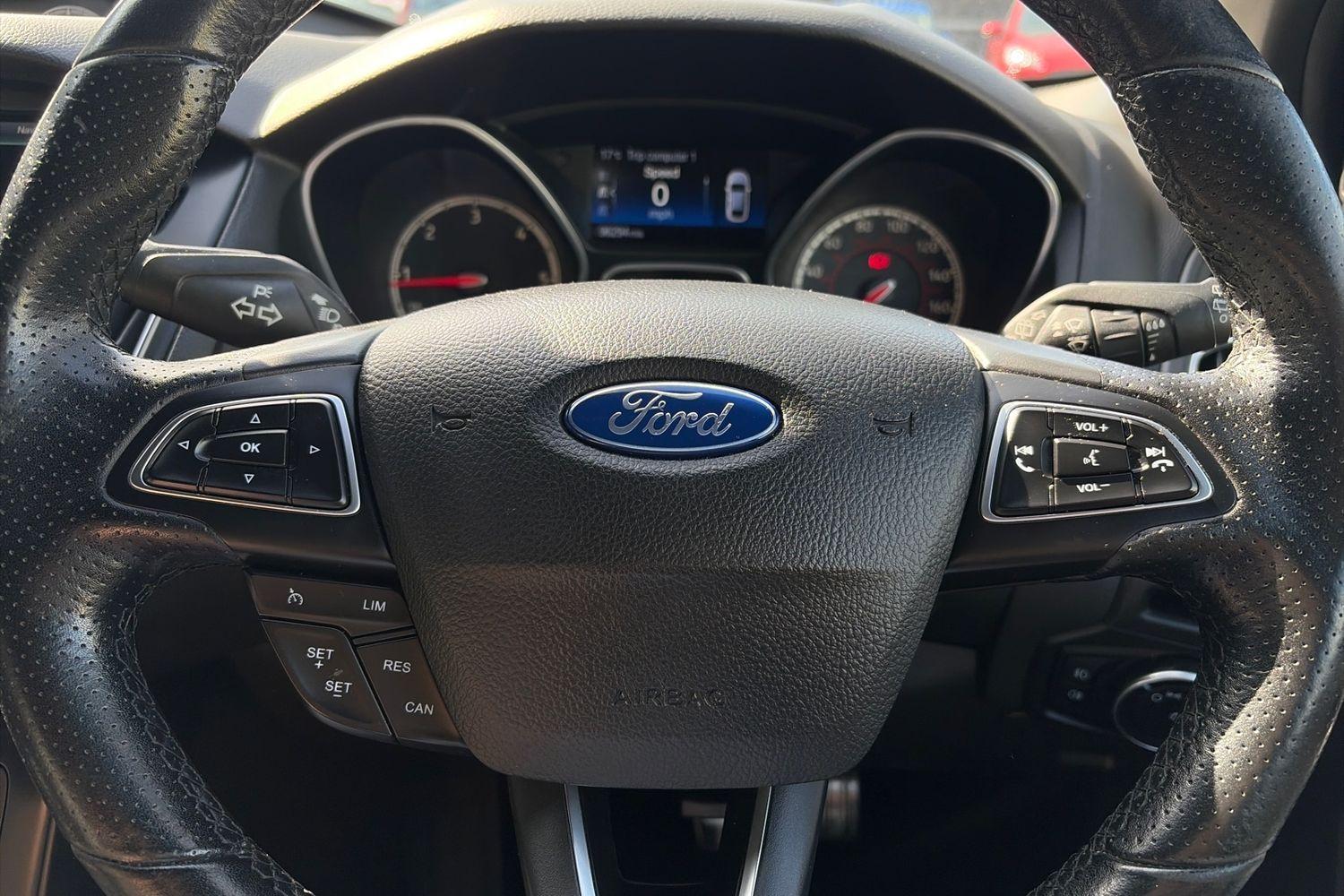 Ford Focus Photo 11