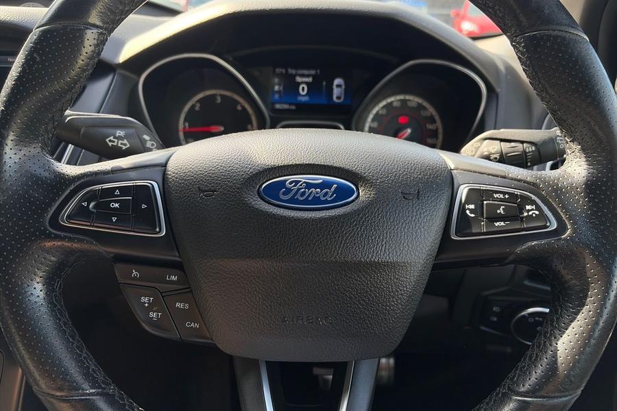 Ford Focus Photo autoimg-f9026704195c85b827df6662446425c6e328f58a.jpg
