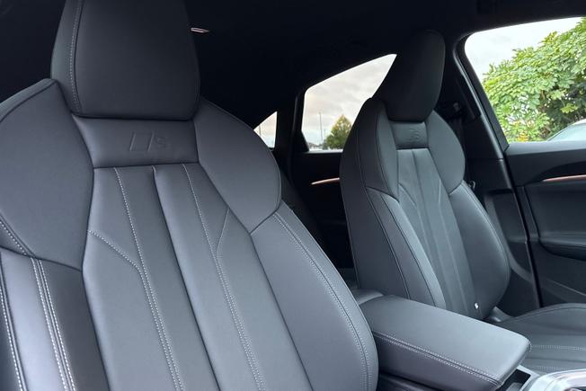 AUDI Q5 SUV Photo 32