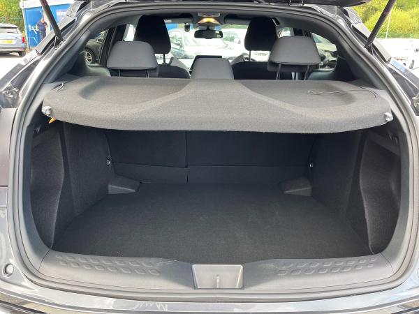 Toyota C-HR Photo autoimg-f904c913a5658c0d93b3d9c271edabd064111dd2.jpg