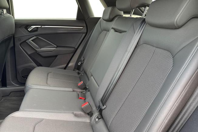 Audi Q3 Photo 9