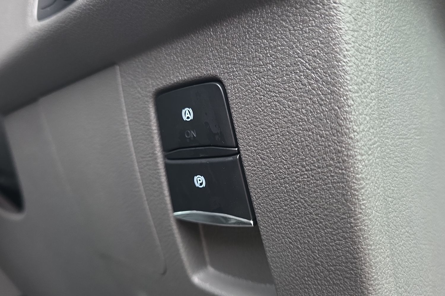 Ford E-TRANSIT Photo 28