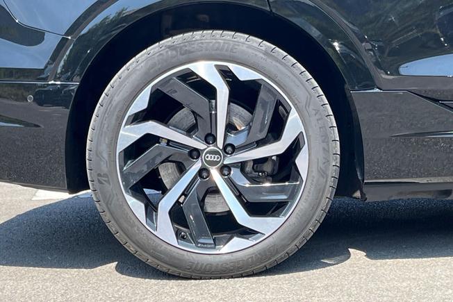 AUDI E-Tron Photo 5