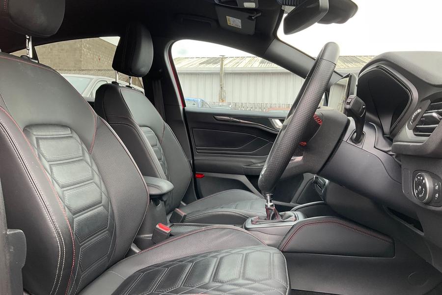 Ford FOCUS Photo autoimg-f915213172aa4dc0140bc86002d52791c9b18602.jpg