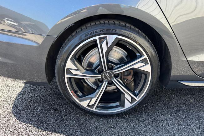 AUDI A4 Photo 28