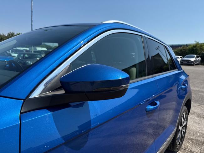 VOLKSWAGEN T-Roc Photo 20