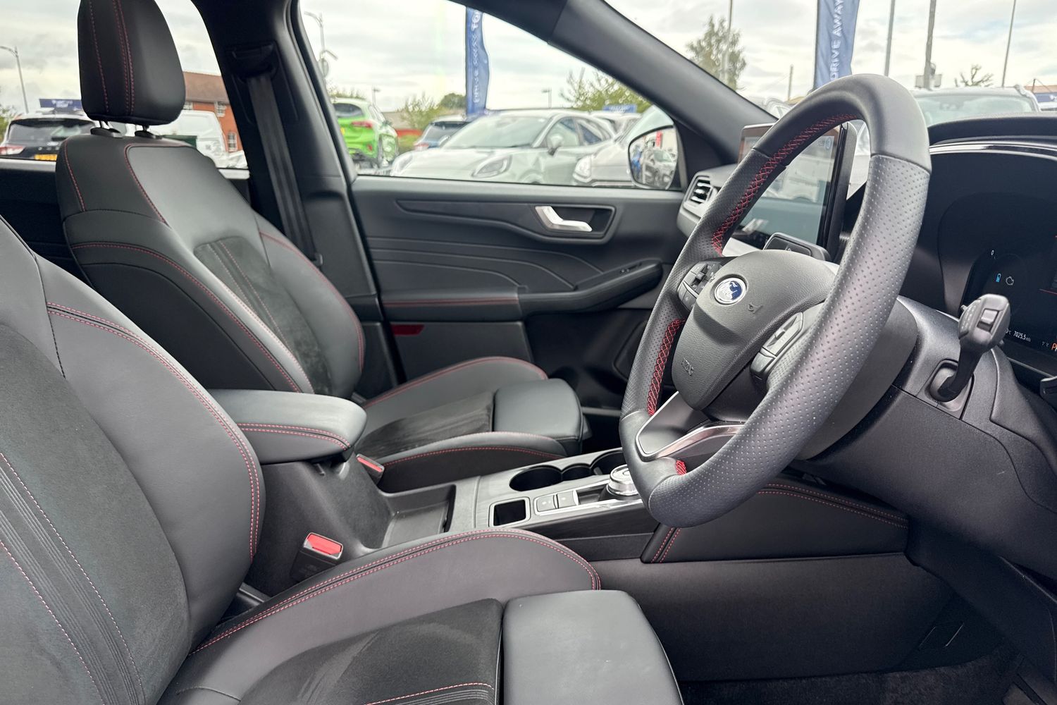 Ford KUGA Photo 16
