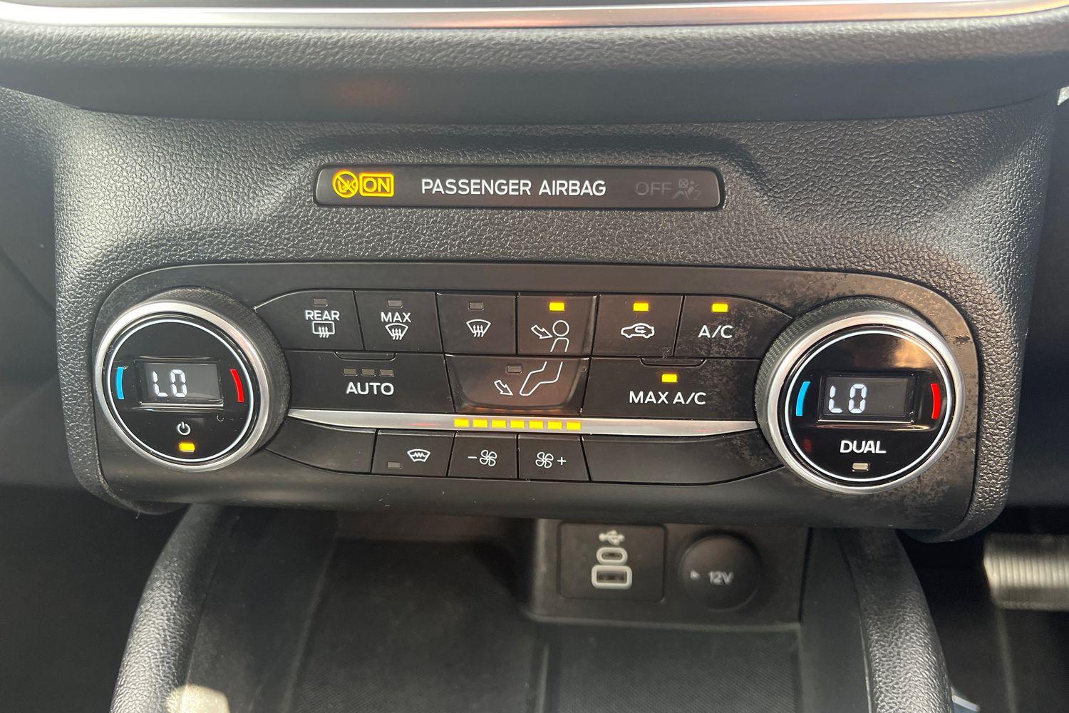Ford KUGA Photo 34