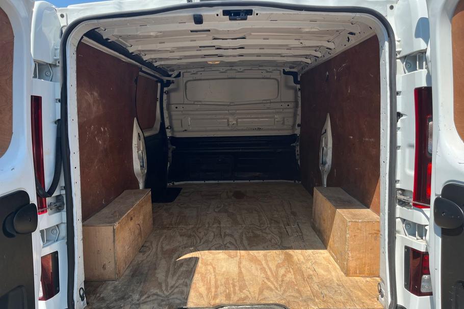 Used Renault TRAFIC HN71FEM 4