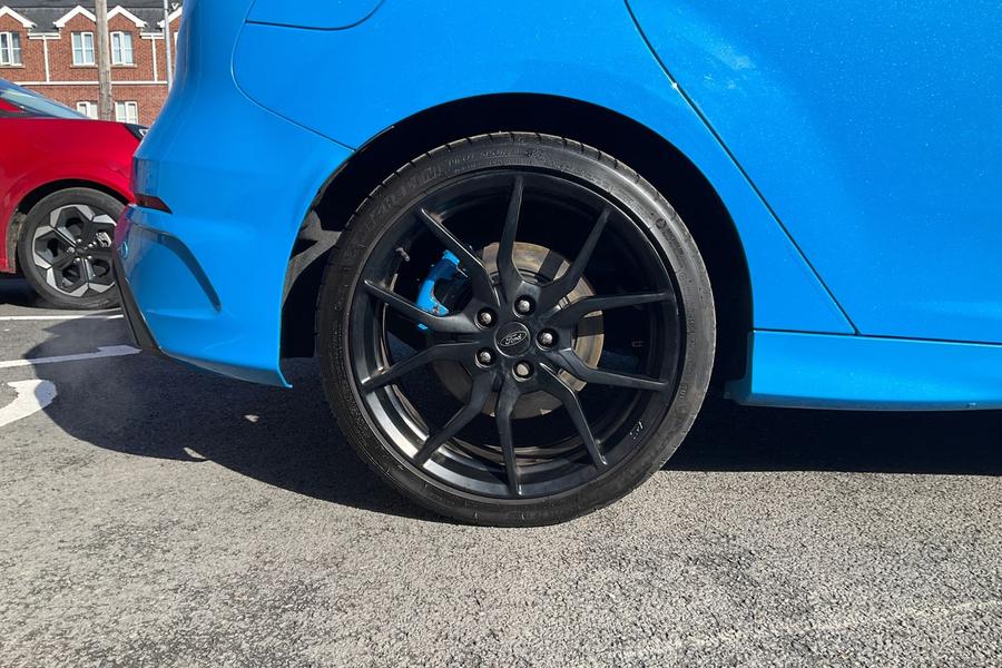 Ford Focus Photo autoimg-f93094e6d29f5a75d9a233ee7b21a0be10b3919c.jpg