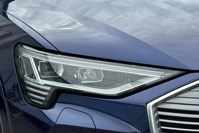 Audi e-tron Photo 19