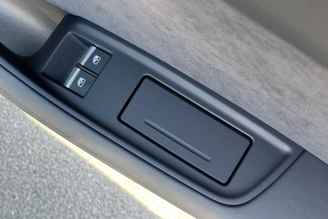 AUDI Rsq8 Photo 49