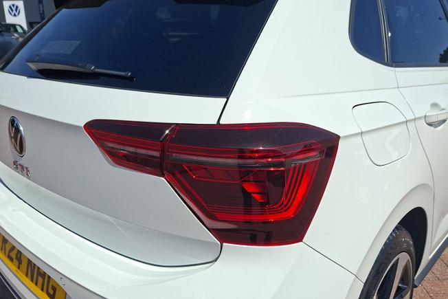 VOLKSWAGEN Polo Photo 18