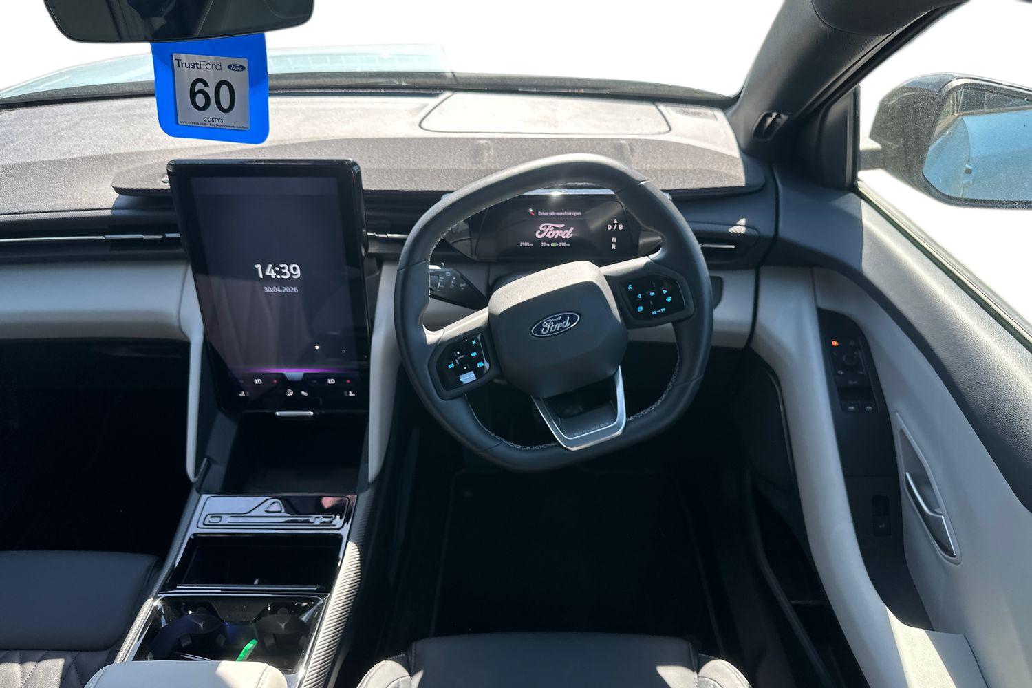 Ford EXPLORER Photo 10