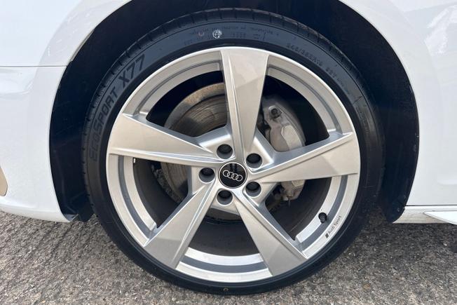 AUDI A4 Avant Photo 5