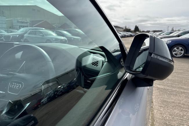 AUDI Q5 Photo 29