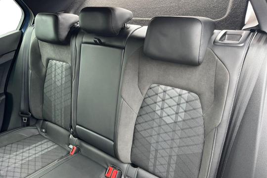 Volkswagen Golf Photo autoimg-f937a9559e5c2046bd64d134331675e352cc4e82.jpg