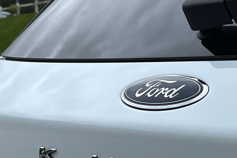 Ford KUGA Photo autoimg-f938a17507cb98c89bf6a9b8a6c1c0f4767452e7.jpg