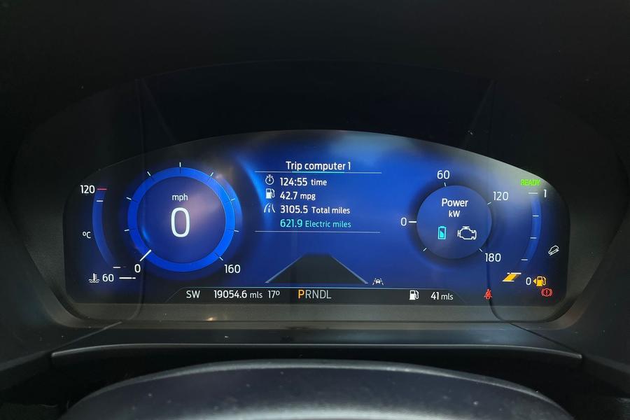 Ford Kuga Photo autoimg-f93a8e8608fedd88d4f8ed8a939e46bffce7933f.jpg