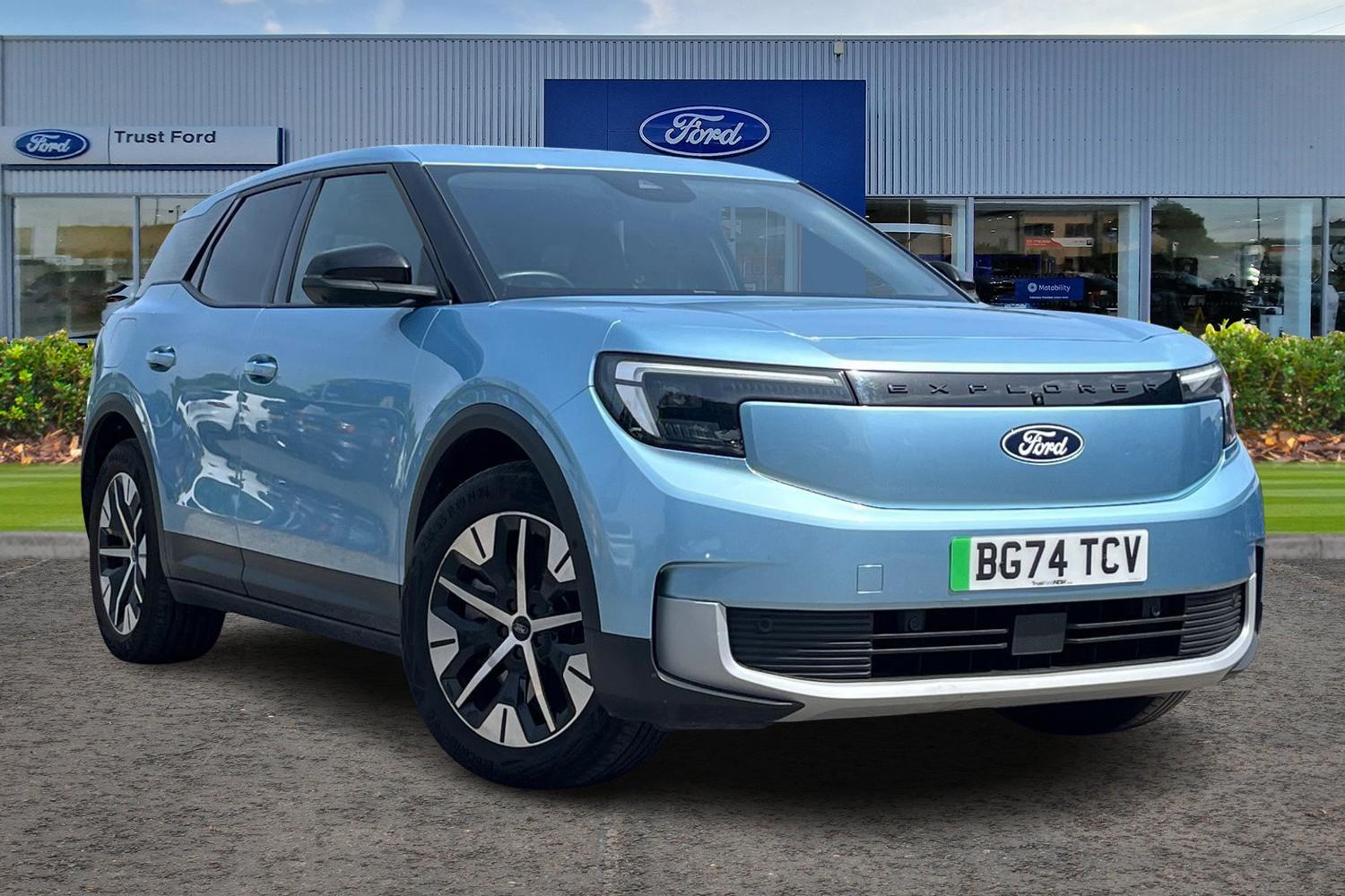 Ford EXPLORER Photo 0