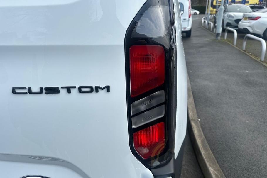 Used FORD TRANSIT CUSTOM HT24EZW 36