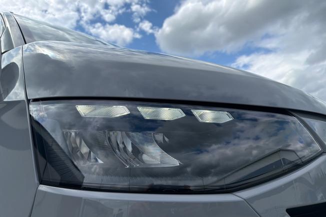 VOLKSWAGEN Transporter Photo 19