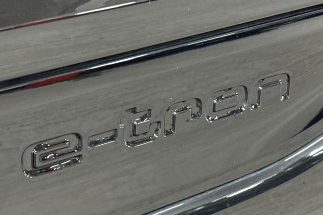 Audi Q6 e-tron Photo 34
