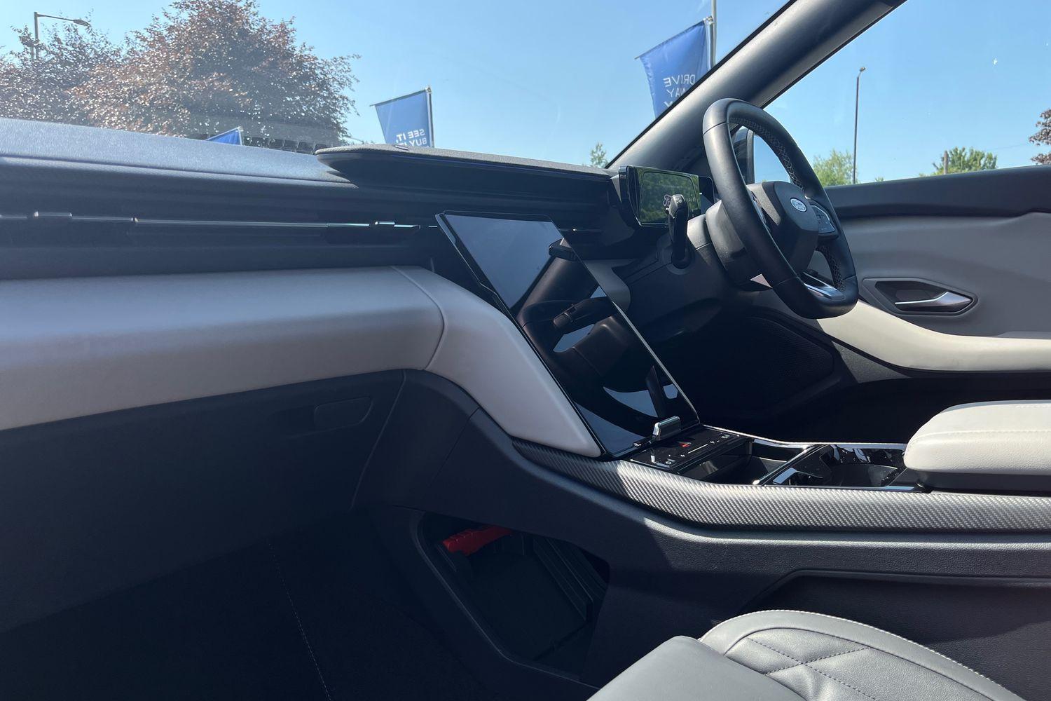 Ford Explorer Photo 17