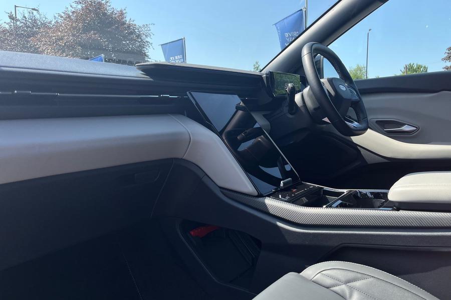 Ford Explorer Photo autoimg-f94d809e68e00da5542a91ff3d9f4ad4a15c01ae.jpg