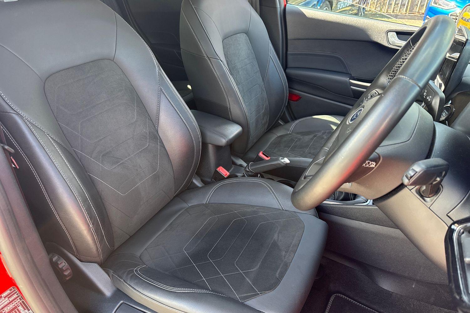 Ford Fiesta Photo 16