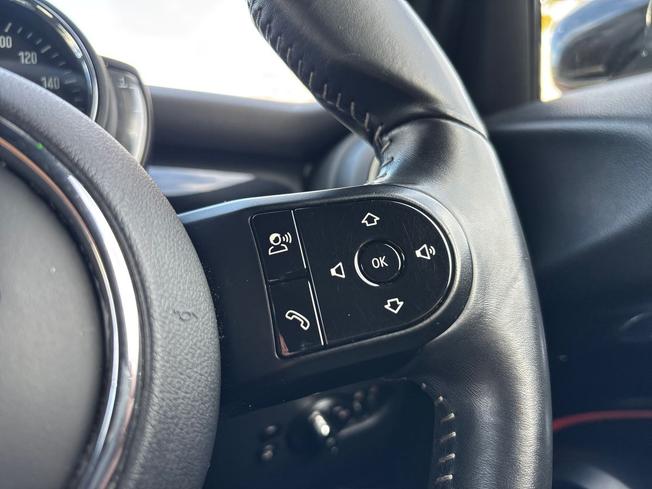 MINI Hatch Photo 17