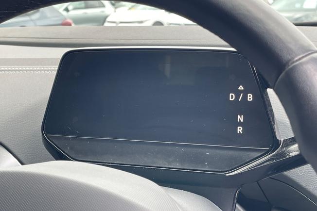 VOLKSWAGEN ID.4 Photo 15