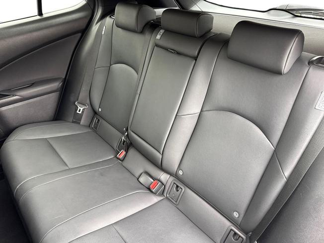 LEXUS Ux Photo 9