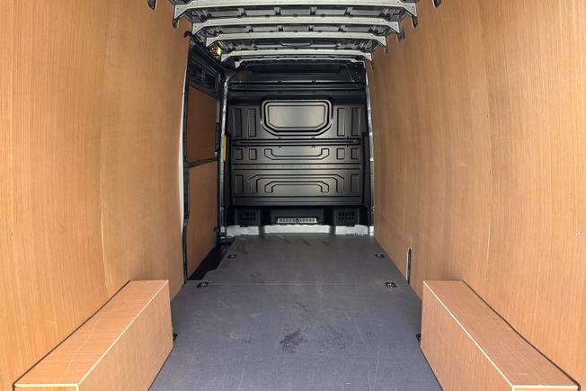 VOLKSWAGEN Crafter Photo 12