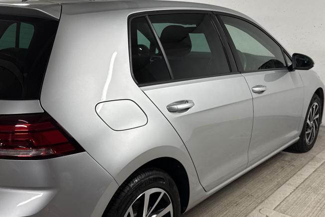 VOLKSWAGEN Golf Photo 28