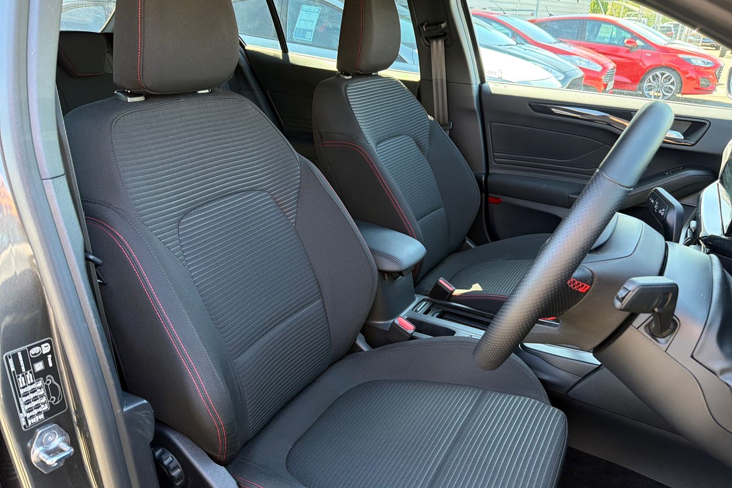 Ford FOCUS Photo 16