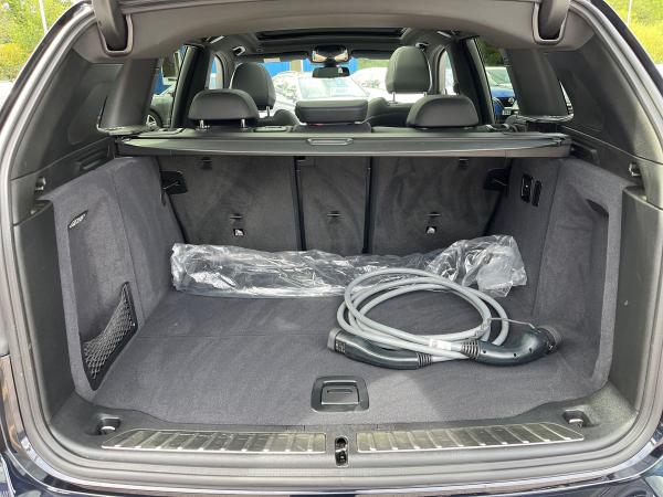 BMW iX3 Photo autoimg-f962693b186300a1e6916868c806f487d835664f.jpg
