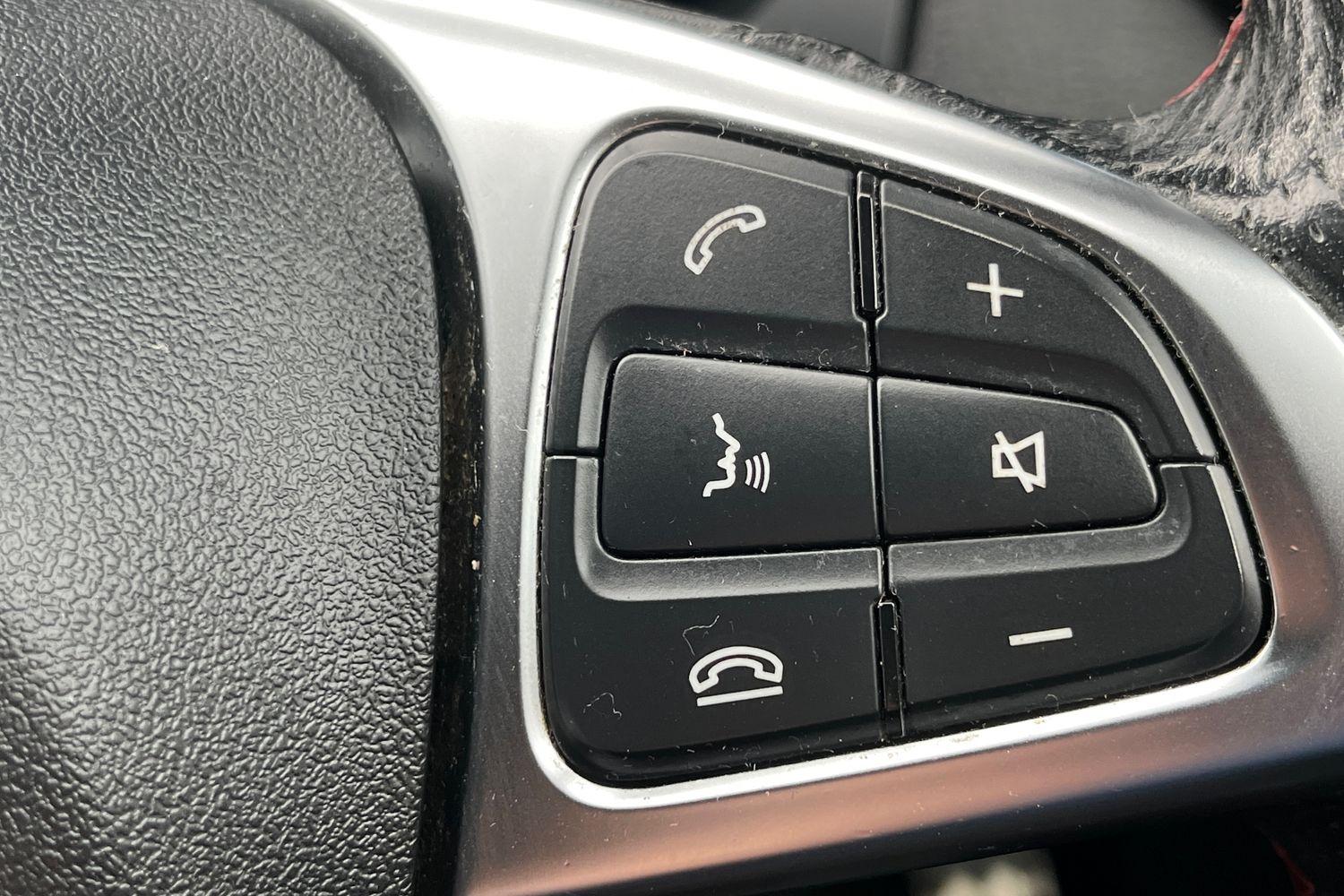 Mercedes-Benz CLA Photo 24