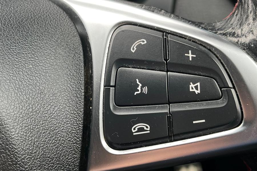 Mercedes-Benz CLA Photo autoimg-f965df73acada56747b98592eb343ecf21e7c791.jpg