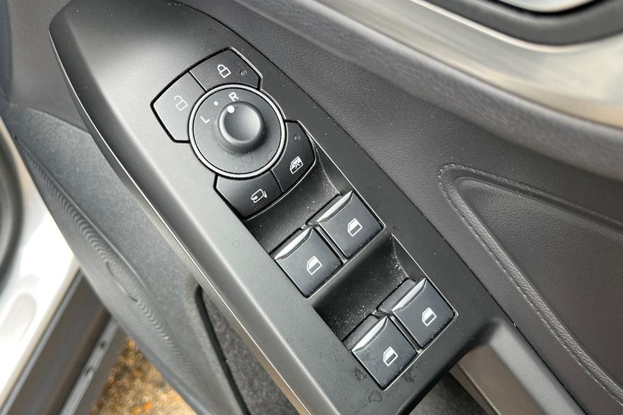 Ford FOCUS Photo autoimg-f966a62476856aab8118862eacbdaf31503ed8d0.jpg