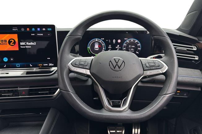 VOLKSWAGEN Tiguan Photo 11
