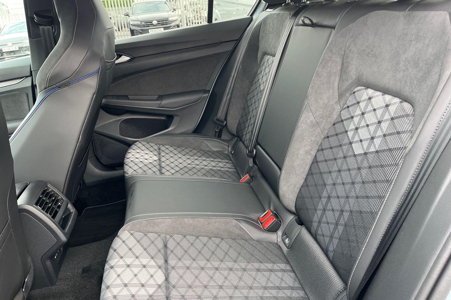Volkswagen GOLF Photo 19