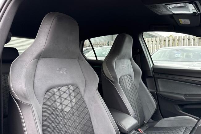 Volkswagen Golf Photo 27