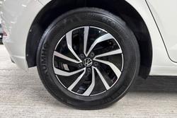 VOLKSWAGEN Polo Photo 5