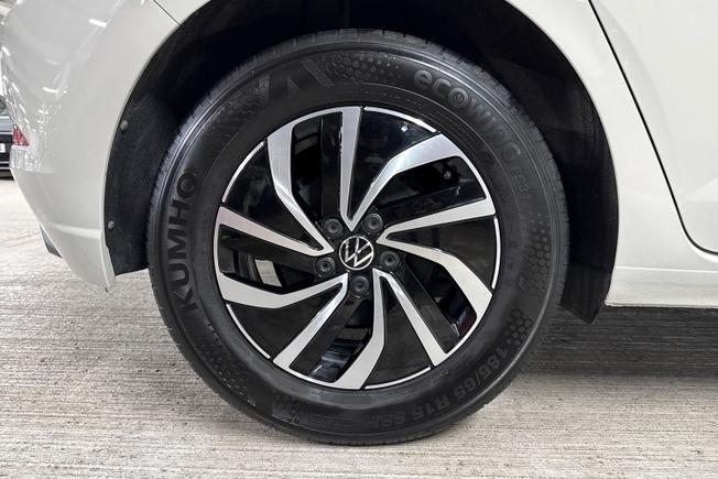 VOLKSWAGEN Polo Photo 5