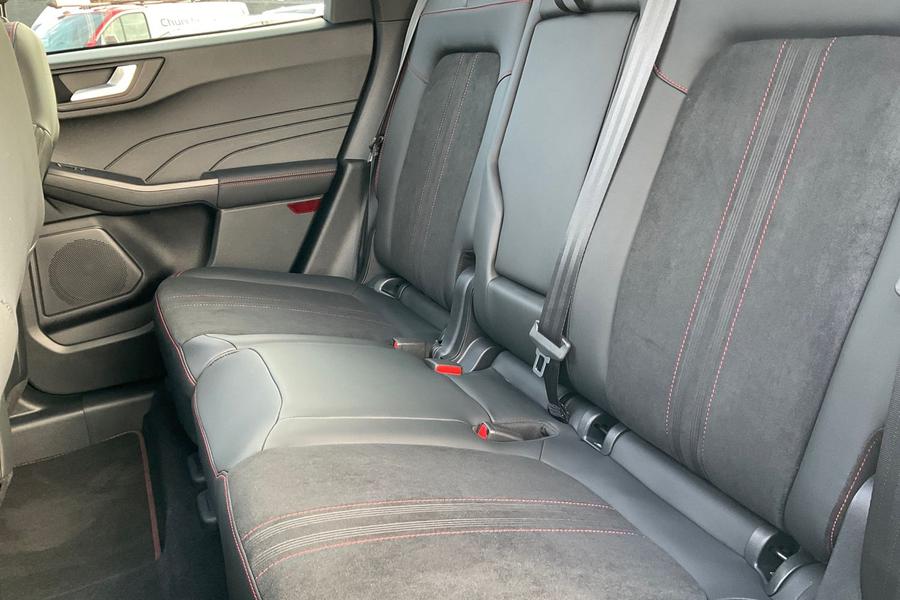 Ford Kuga Photo autoimg-f9716562785140162da326a200a17a5e49f2f344.jpg