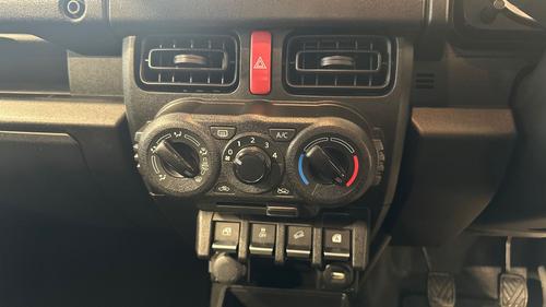 Suzuki Jimny Photo autoimg-f973db342aff561a0563fc1739eb55f698348d4c.jpg
