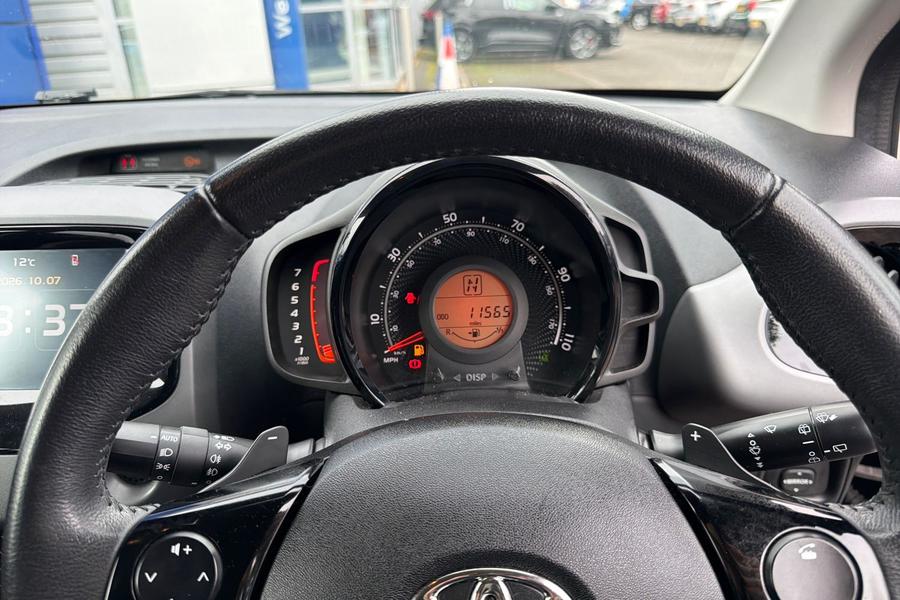 Toyota AYGO Photo autoimg-f97459b16cf66c23e2c70f6128c092bf8cb92812.jpg